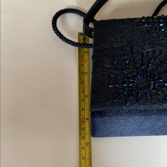 Elegant Black Textured Women's Bag - Picture 10 of 10